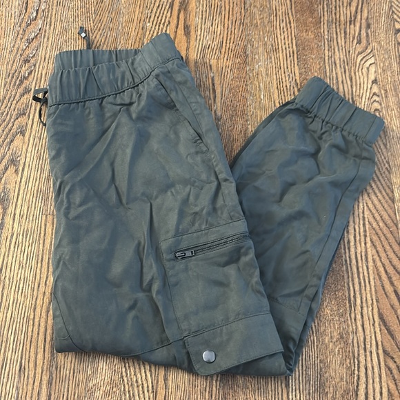 Banana Republic Tencel Cargo Jogger | Size Small Petite | Green - Picture 3 of 3